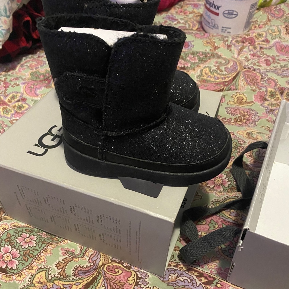 UGGS GLITTER BOOTS